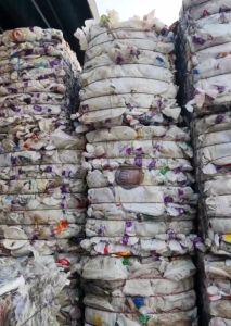 长期出售大小白压块，大白小白分开打包的，每月2挂车