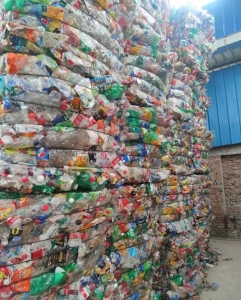 常年出售PET瓶砖，聚酯瓶砖