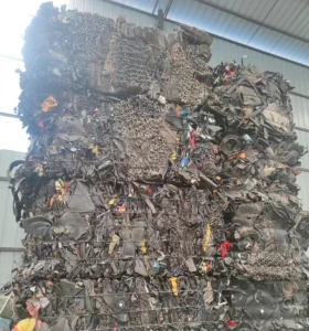 长期出售花丙压块，黑丙压块，PP压块，聚丙压块