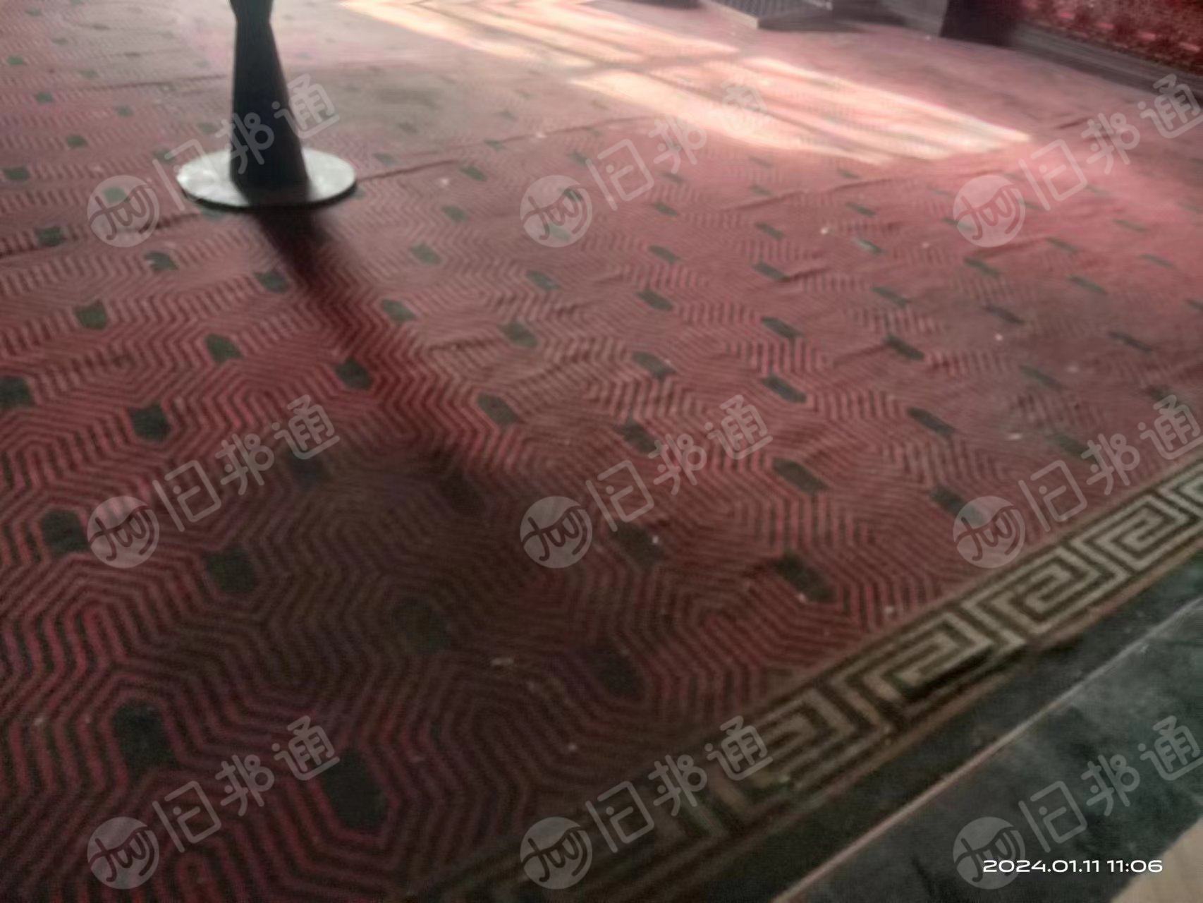 出售酒店淘汰下来的废旧地毯,现货够车