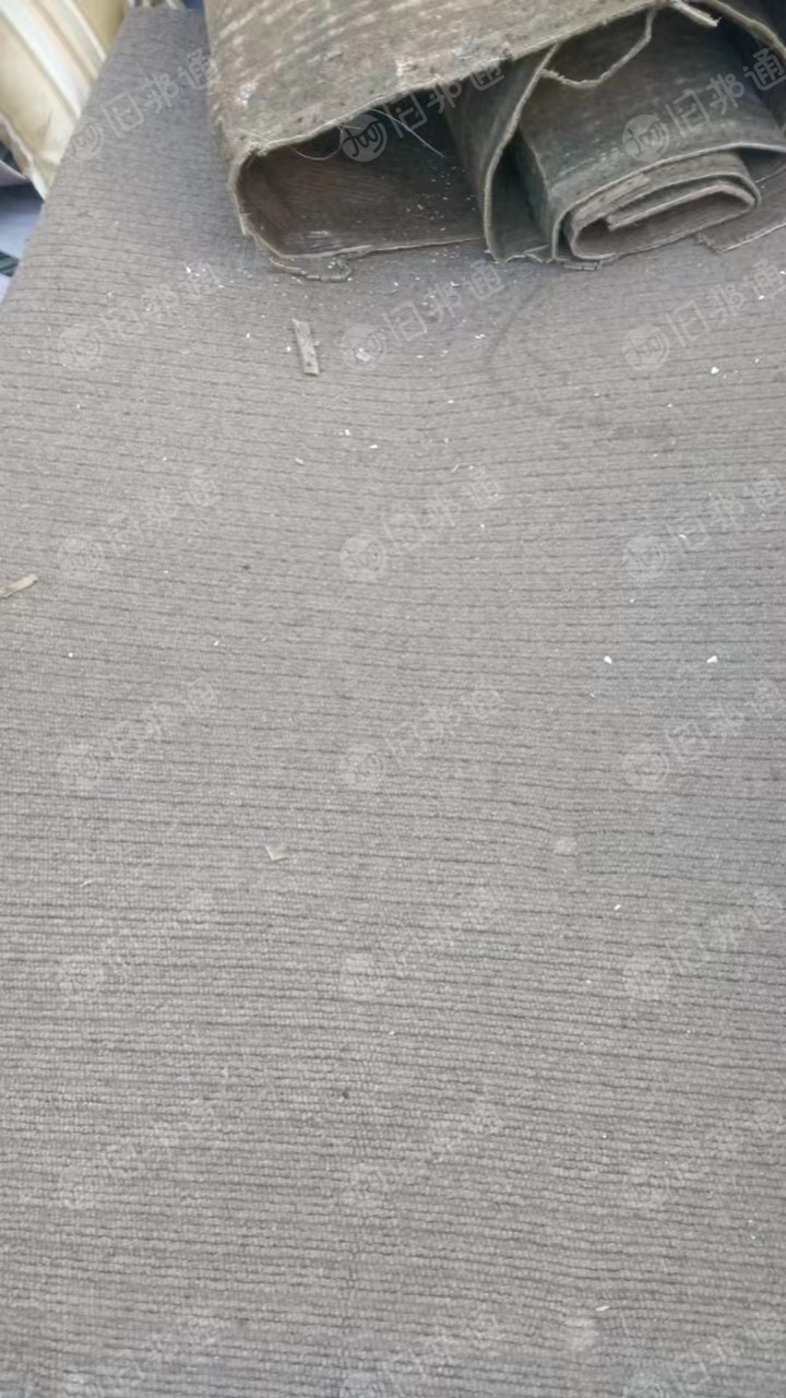 出售酒店淘汰下来的废旧地毯,现货够车