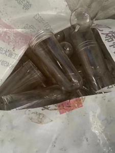 吹瓶厂下来的瓶胚，块料，瓶盖等，分开装，PP PE PET各三分之一，现货30吨出售