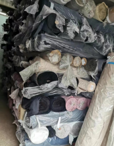  涤棉，锦棉，TC棉，少量全棉等出售品种很多颜色也多，现货30万米左右！