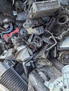 长期出售废旧机件生铝