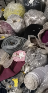 出售鞋面网布卷材料50多吨，有三层网单网