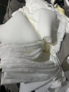 回收床垫边角料，带布海绵，带布丝绵，废海绵，打包绵 等