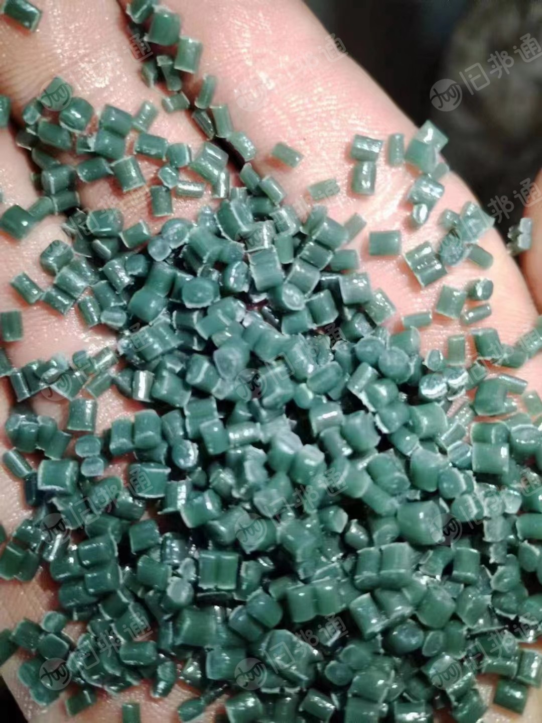 大量出售大棚膜颗粒60吨,滴灌带颗粒32吨,都是过120目网的