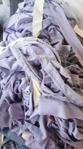 化纤废布，各种颜色都有，出售