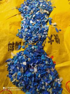 PE小蓝桶破碎料长期出售，现货一挂，大蓝桶也有 。