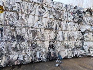 炼油厂回收铝塑膜，铝含量二十左右