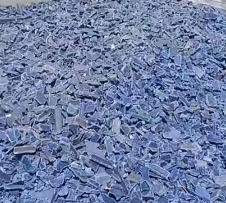 出售水果筐破碎料，过16筛网锤式破碎机下来的，打出来粉末状只有8-10个颗粒，现货有几十吨