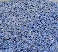 出售水果筐破碎料,过16筛网锤式破碎机下来的,打出来粉末状只有8-10个颗粒,现货有几十吨