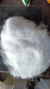 氨锦纶丝3吨，氨锦纶碎布料5吨，长期出售