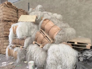 光伏厂EVA胶条边料，现货17吨出售