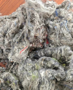 毛毡厂家大量回收梳棉机开出来的灰料