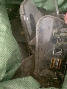 出售仪表盘废料，黑白分开好的，白色包括透明面板，白多黑少