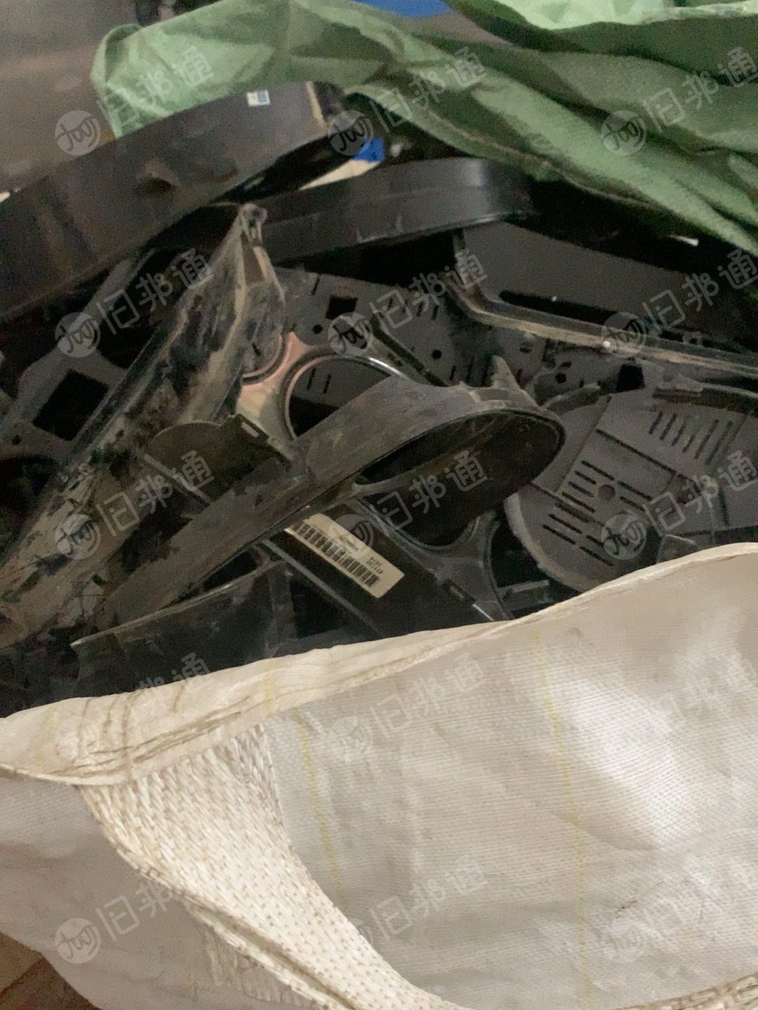 出售仪表盘废料,黑白分开好的,白色包括透明面板,白多黑少