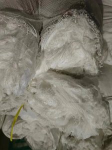 低价出售一批涤纶勾边纱