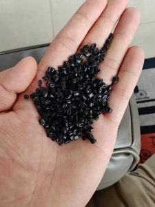 出售黑色高光环保PP颗粒