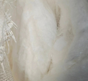 长期供应毛衣片优质开花料再生棉，现货20多吨！