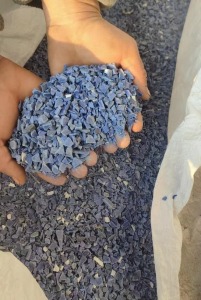 出售蓝色水果筐破碎料，现货20吨左右