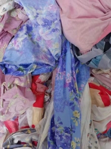 涤纶废布料，家纺下脚料，大量出售