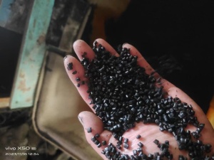 EVA颗粒常年大量出售，过60目，月供200吨