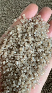 石化500N粉下来的颗粒，现货12吨，长期出售