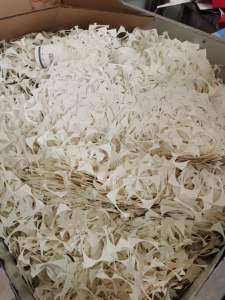 出售口杯纸边角料，纯白，小花都有