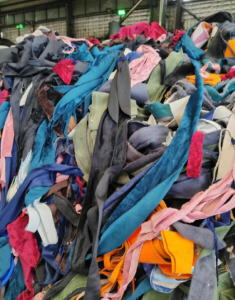 日产一百多吨氨纶泡料，需要的欢迎预定