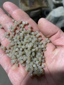 常年出售PE高压颗粒，4层80目。平板膜和缠绕膜混打，现货2挂
