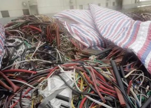 出售pvc电缆线皮毛料，现货二十多吨