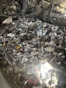 出售纯扣破碎生铝小块料