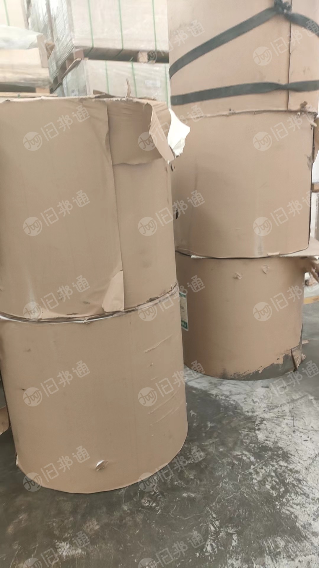 处理一批卷筒书本纸,一卷598公斤,有十几卷