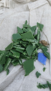 常年出售PE垃圾桶破碎料，现货20多吨