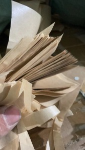 出售蛋糕纸边料，本色和白色都有