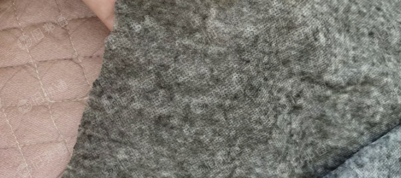 清仓处理服装内衬无纺布,涤纶短纤材质,幅宽1.02米,20多克,现货七八吨