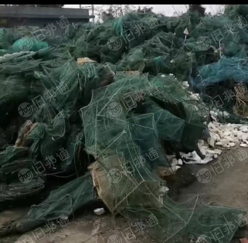 废旧渔网(尼龙+镀锌铝铁)材质,未拆和已拆的都有,未拆的多,现货60吨出售