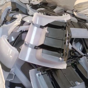 出售汽车废料，PC废料