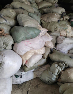 羊绒碎布下脚料，各种羊绒制品下脚料长期供应