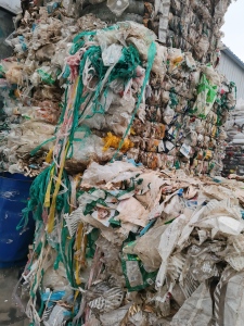 pp，pe混合膜毛料，现货15.6吨，长期出售