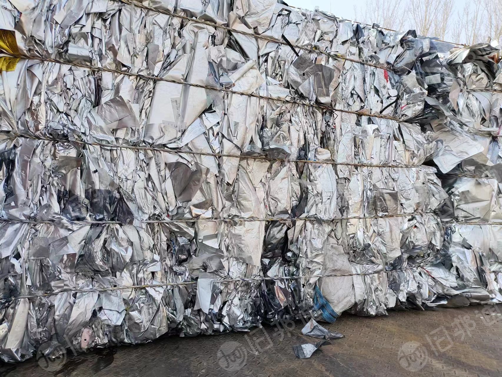 出售铝塑膜，高压复铝材质，箱货6吨 打包的货20吨左右