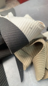 出售氨纶拉丝料20多吨，纯棉下脚料10吨左右！