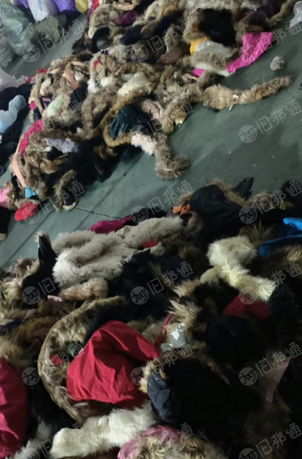 分拣场厂长期供应旧衣服分拣货,夏装秋冬装,大白二白等