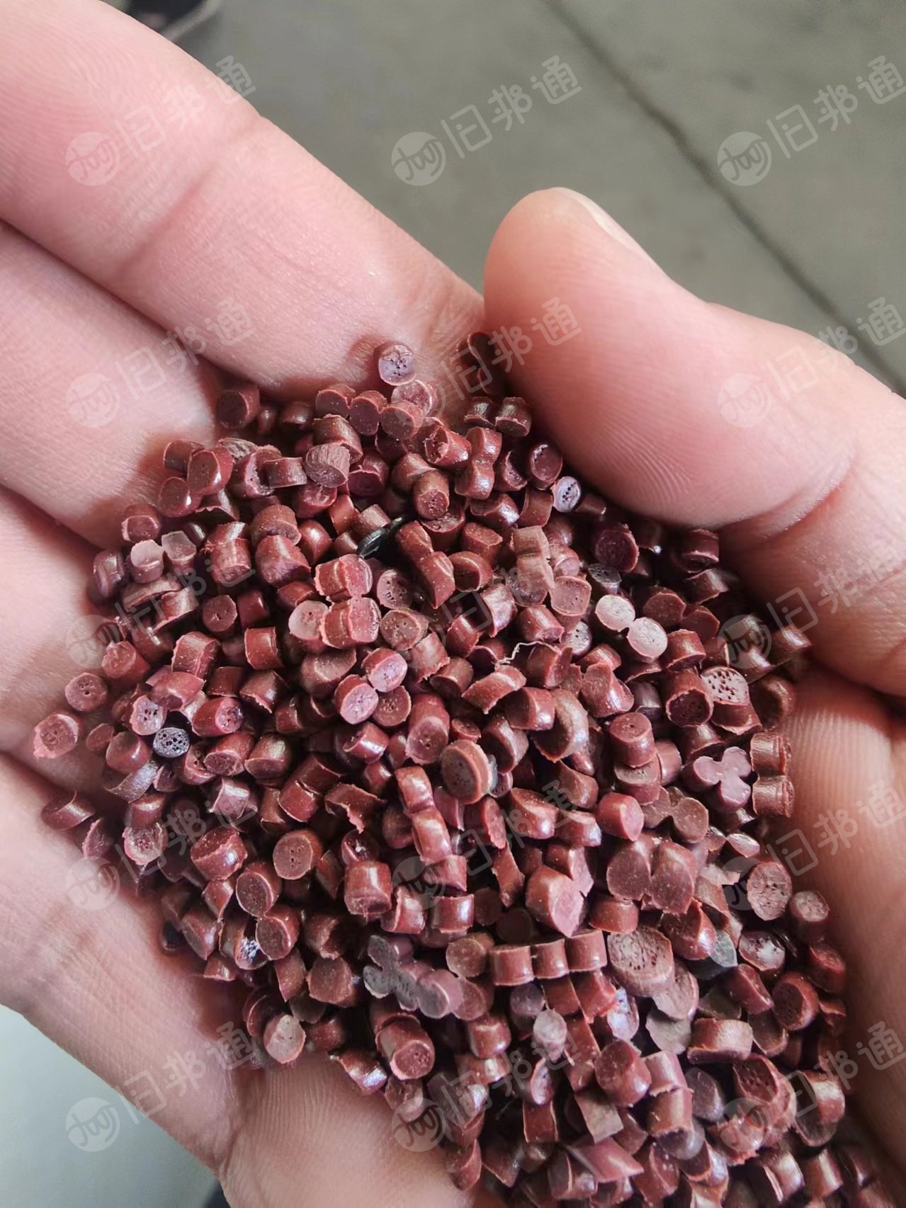 高压轮胎膜颗粒,红色80目,其他两款60目,月供600吨,长期出售