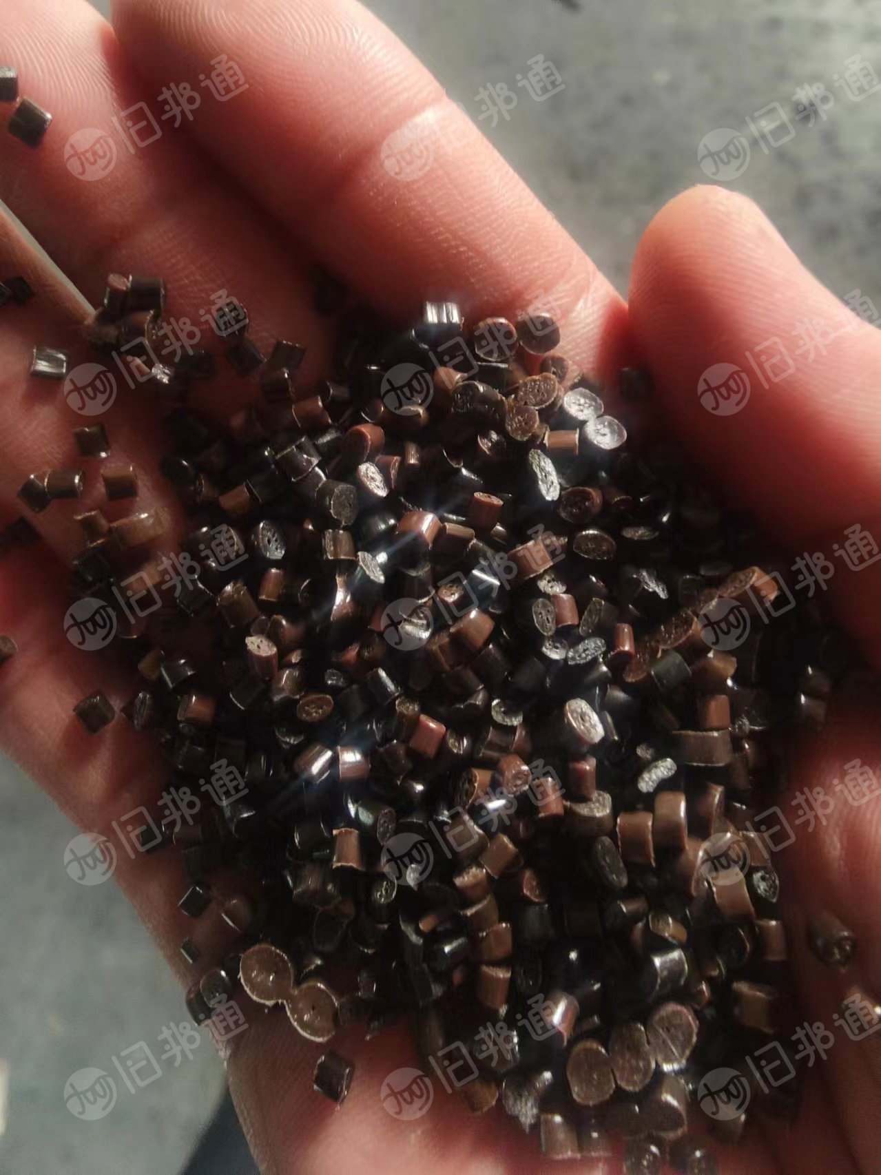 高压轮胎膜颗粒,红色80目,其他两款60目,月供600吨,长期出售