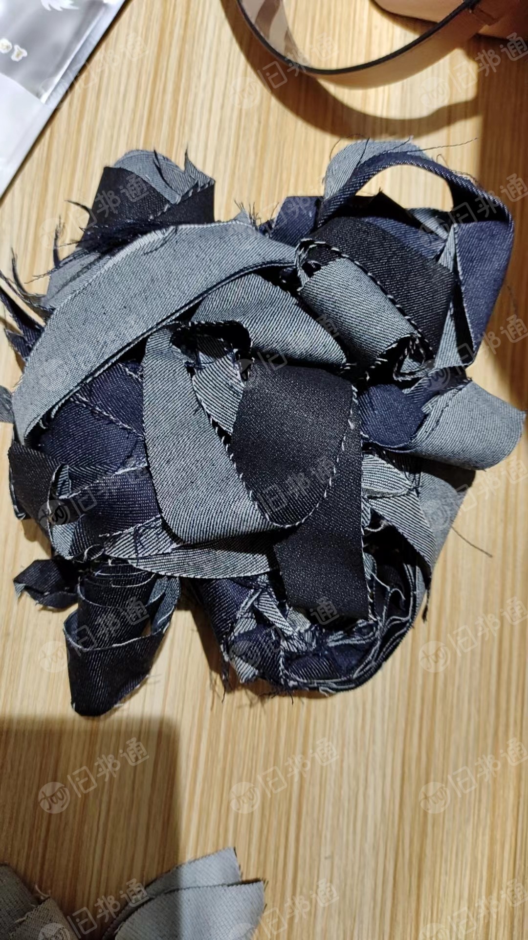 高价回收服装厂牛仔碎布,纺织厂布条,布匹,小卷布,大布,洗水版,匹条