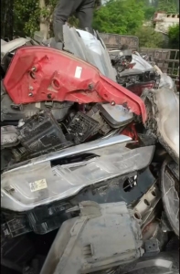 长期稳定回收汽车大灯，尾灯，后视镜，仪表盘，中网，汽车尼龙，车件abs等