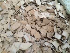 出售纸桶撕碎料，一个月二十多吨