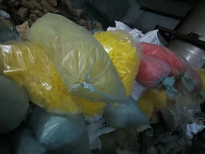 常年出售医疗厂下来的各种PVC,PP,PE,ABS,TPE混合毛料。有需要的联系